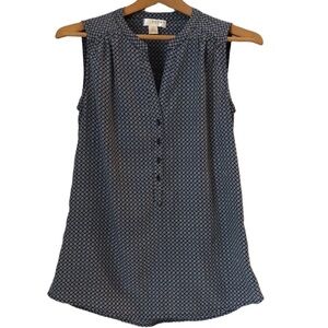 Kenar Shirt SZ XS Sleeveless Soft and Flowy 3/4 button closure in front V-Neck